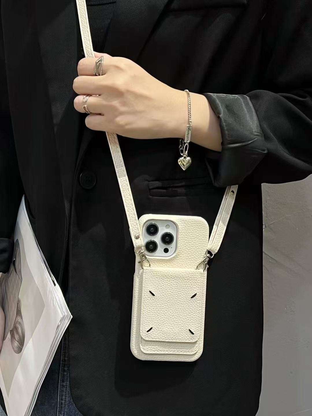 ブランド  iphone17/17pro/17air/17promaxスマホケース 