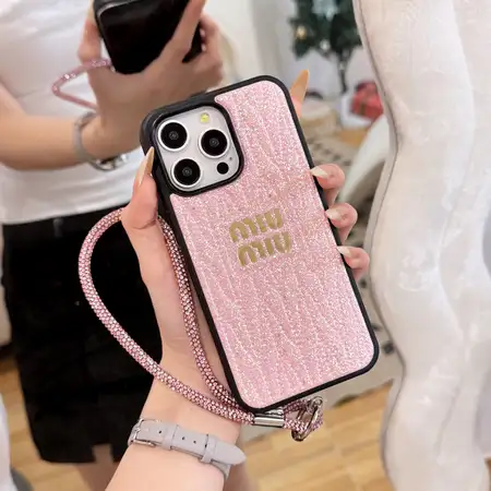 ミュウミュウ iPhone17Pro ケース, miumiu iPhone17Air 携帯ケース, キラキラ iPhone17Promax ケース, ストラップホール iPhone16 ケース, ブランド iPhone15 ケース, おしゃれ iPhone14Pro ケース, 人気 レディース iPhone ケース