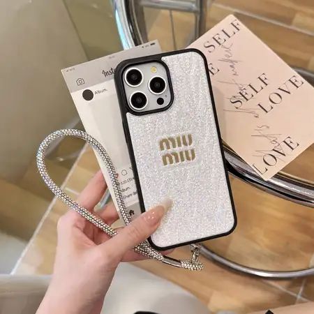ミュウミュウ iPhone17Pro ケース, miumiu iPhone17Air 携帯ケース, キラキラ iPhone17Promax ケース, ストラップホール iPhone16 ケース, ブランド iPhone15 ケース, おしゃれ iPhone14Pro ケース, 人気 レディース iPhone ケース